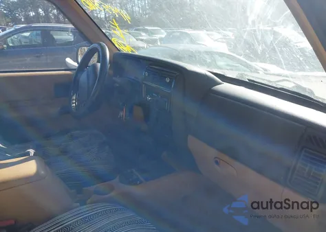 1997 Jeep Cherokee Country из США, поврежденный, VIN 1J4FJ78S2VL601108